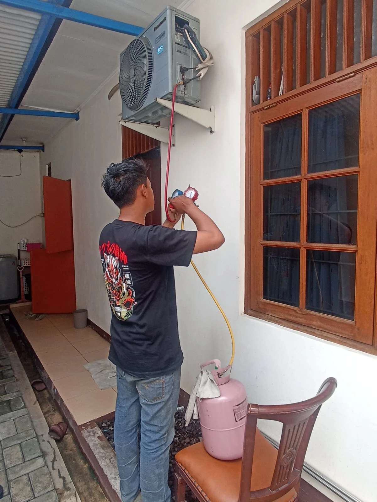 Pengisian freon R32 AC 1 PK Panasonic - Anggono Teknik
