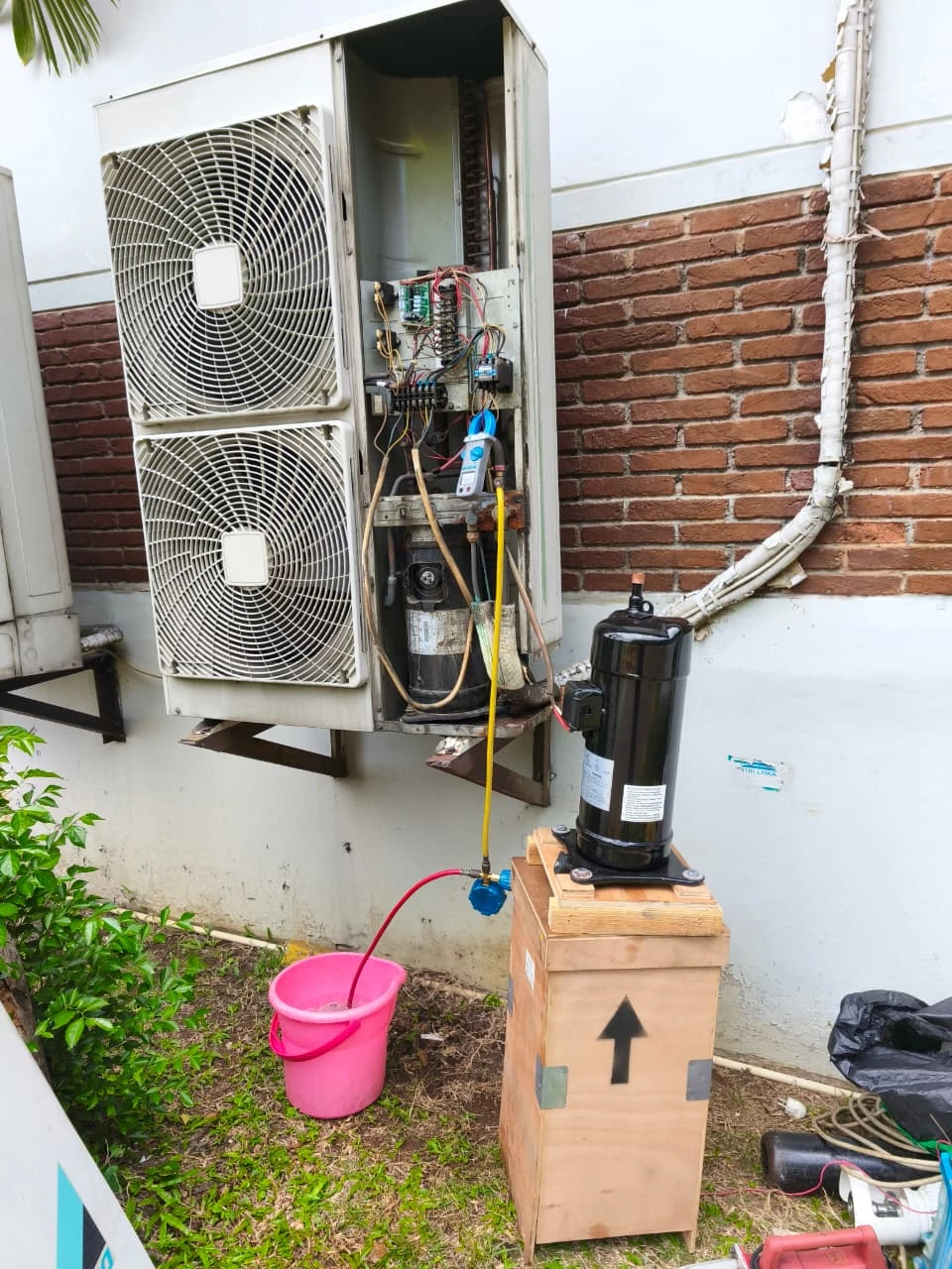 Isi Freon AC Central - Anggono Teknik