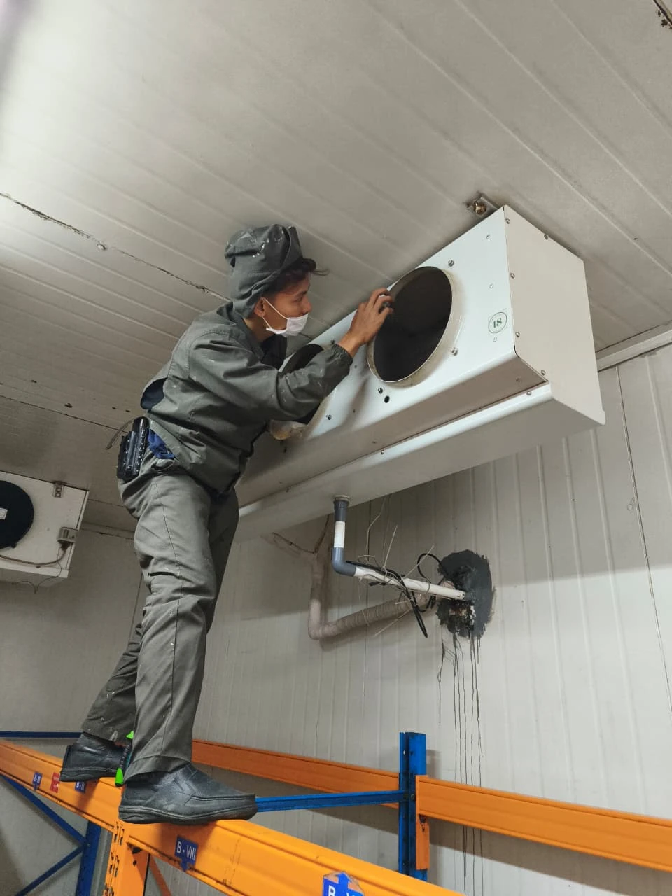 Perawatan AC Central - Anggono Teknik