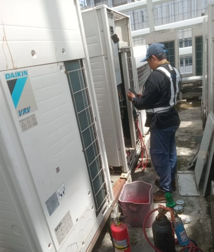 Perawatan AC Central - Anggono Teknik