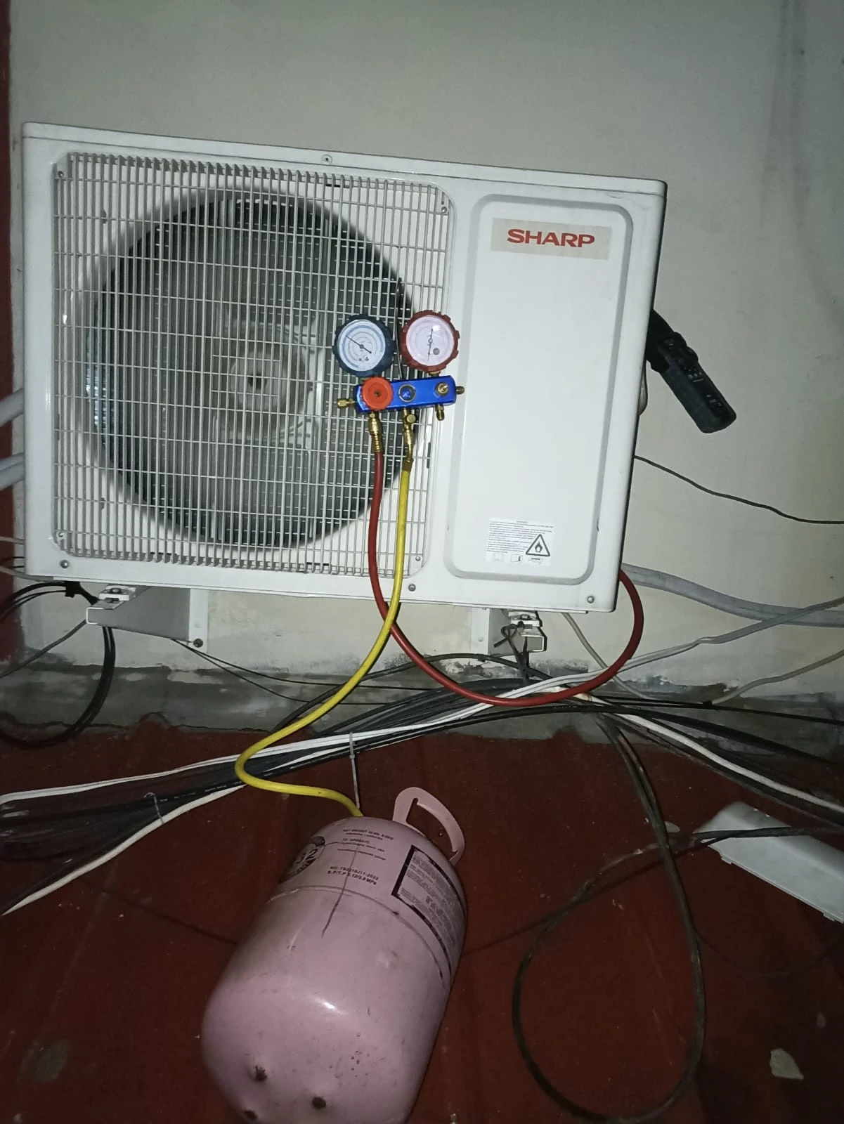Pengisian freon R32 AC Sharp 2 PK