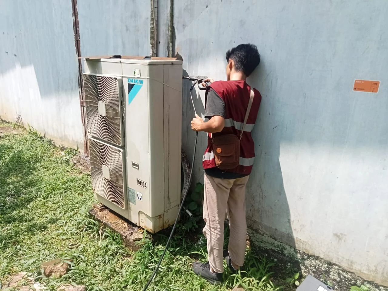 Perawatan AC Central - Anggono Teknik