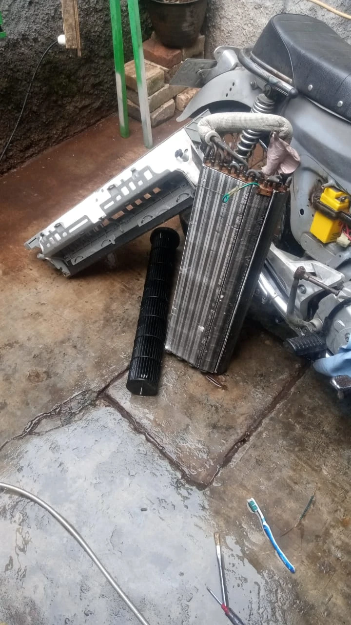 Cuci Besar AC Daikin 1 PK